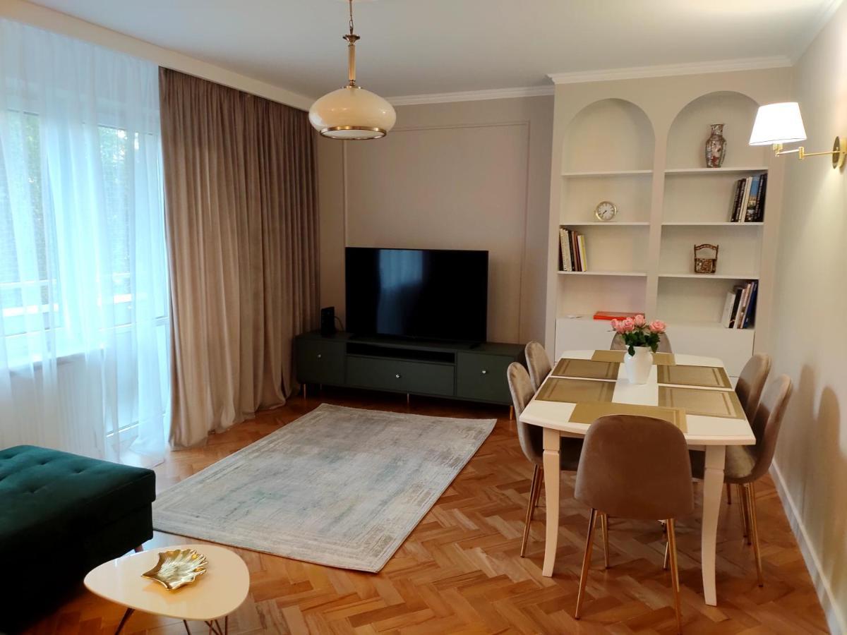 Apartament Sunset Apartment เชสโตฮอวา ภายนอก รูปภาพ