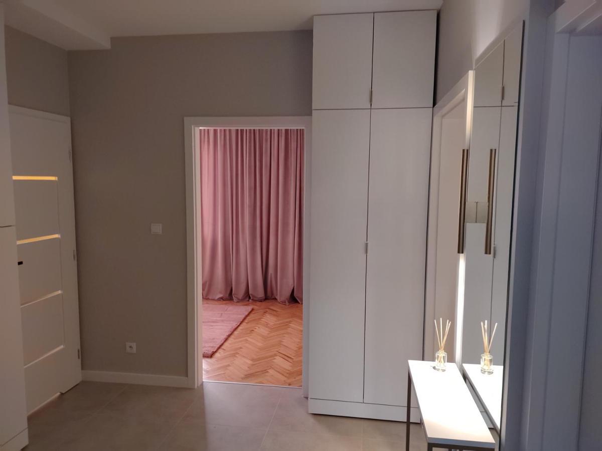 Apartament Sunset Apartment เชสโตฮอวา ภายนอก รูปภาพ